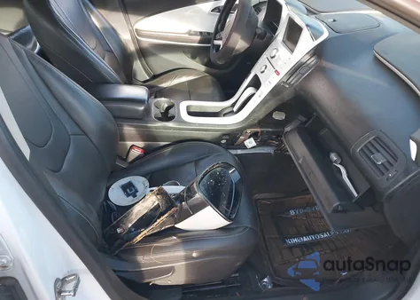 2015 Chevrolet Volt z USA, uszkodzony, nr VIN 1G1RB6E41FU131092